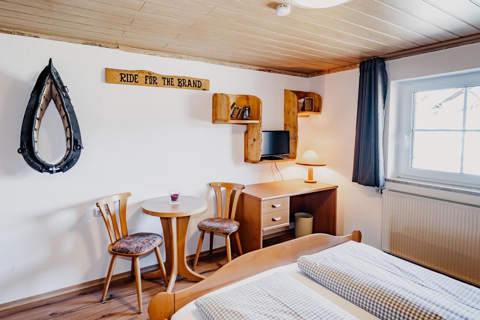 Landhotel Zum Matthiasl Bischofsreut Exterior foto