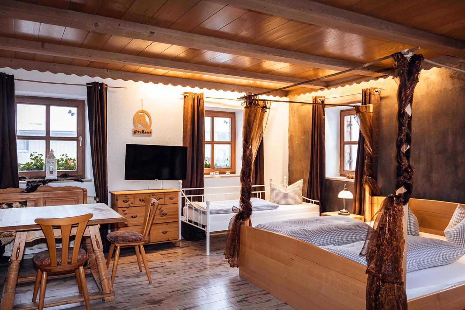 Landhotel Zum Matthiasl Bischofsreut Exterior foto
